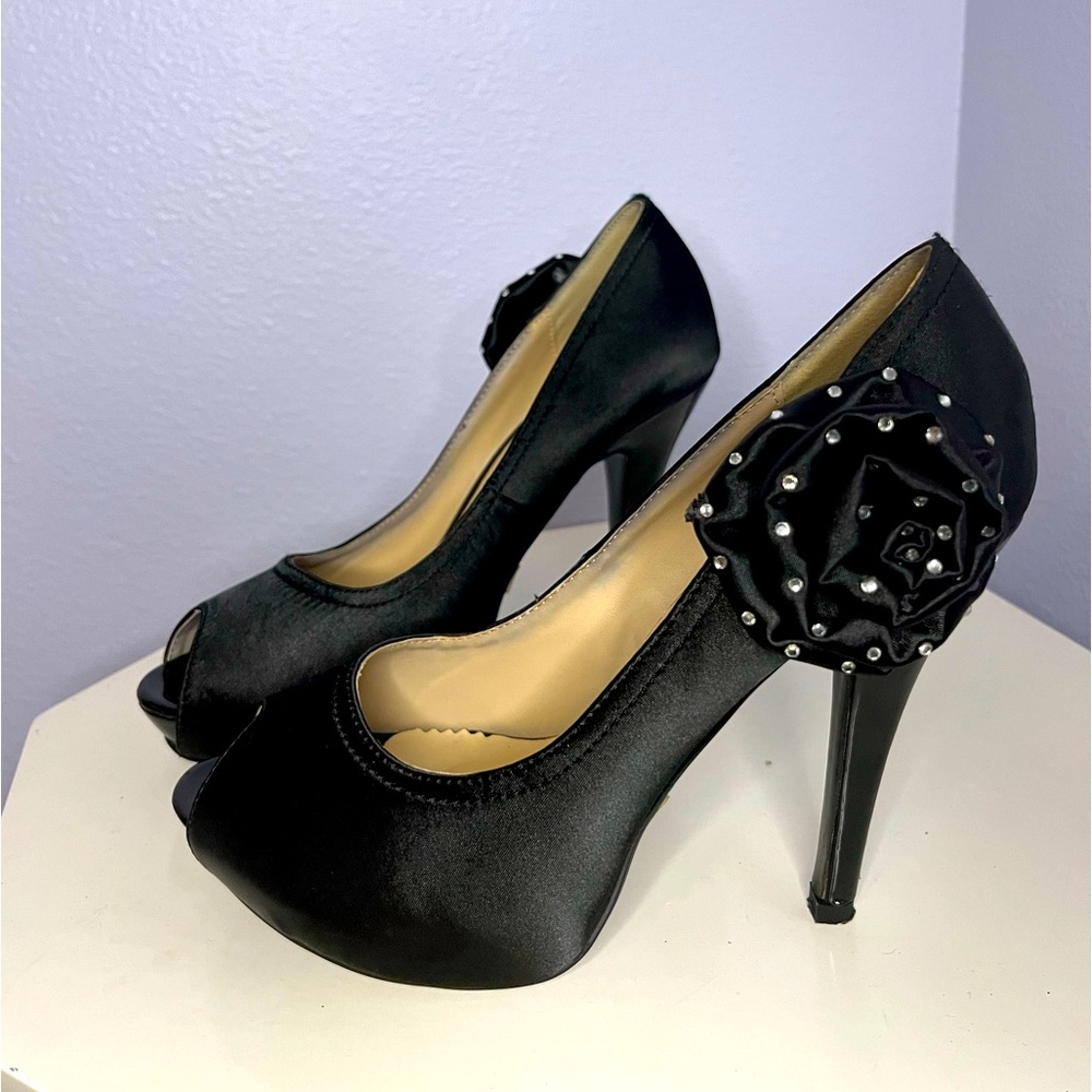 Lasonia Black Chunky Heels